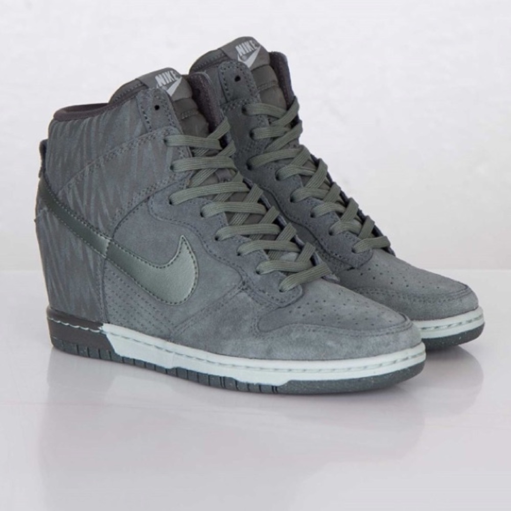 Nike Women’s Sky Hi Dunk Print Sz 9